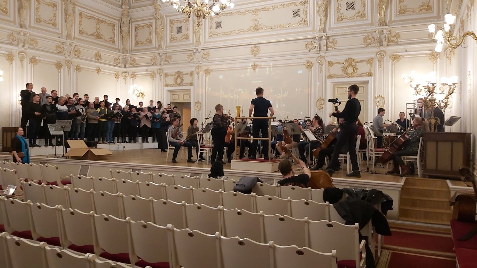 Репетиция предстоящего концерта в филармонии Санкт-Петербурга