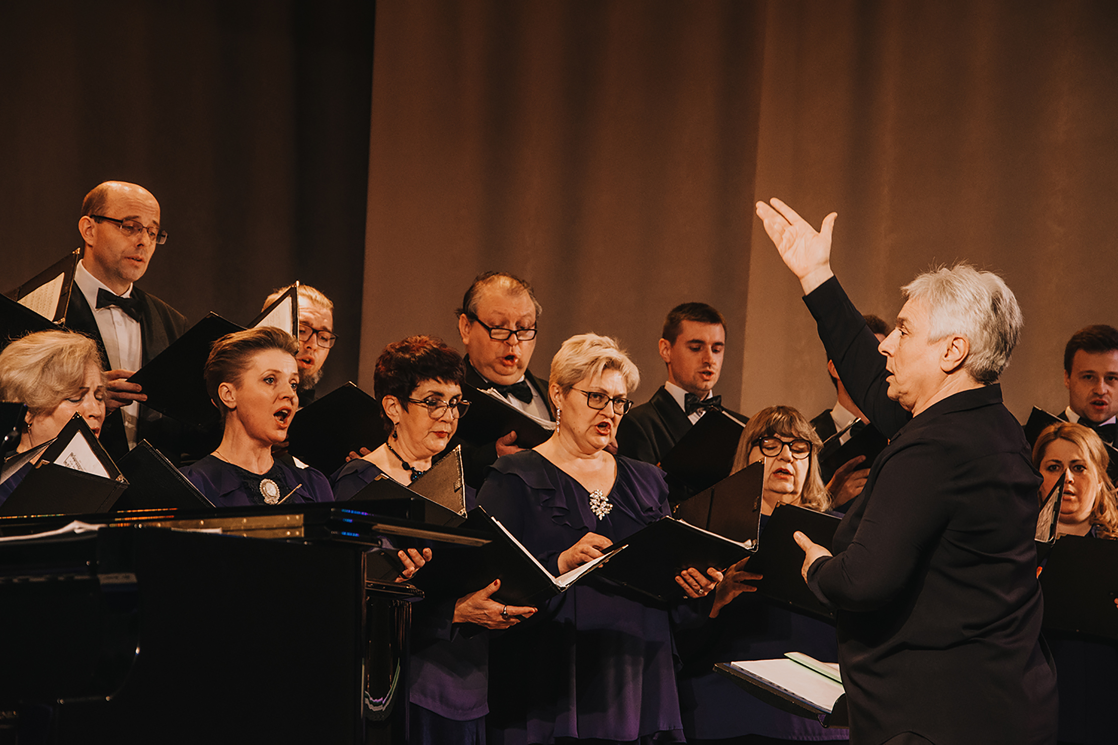 Да воскреснет Бог!