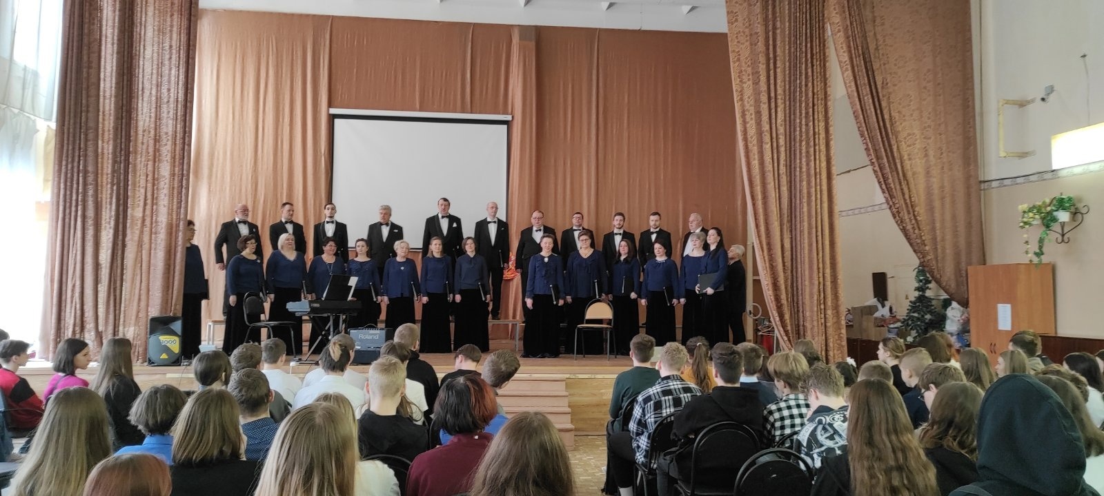 Концерт по пушкинской карте в СОШ №20 г. Владимира