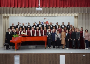 О России петь, что весну встречать